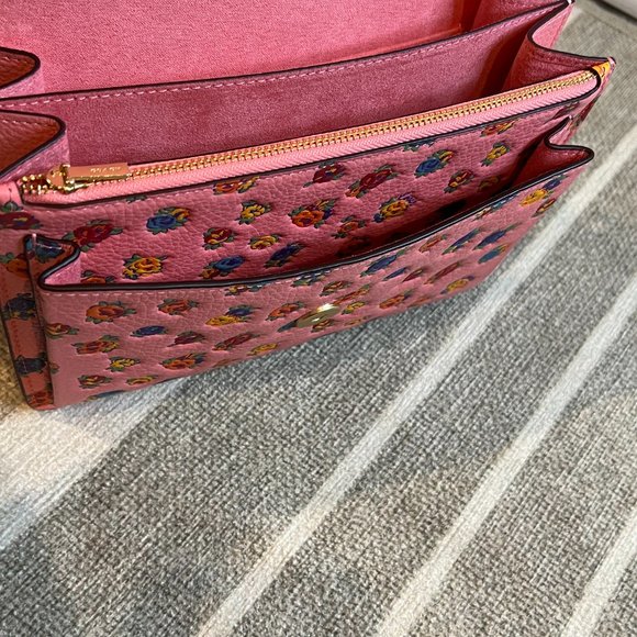 ⭐️⭐️Host Pick⭐️⭐️NWT Coach Klare Crossbody w/Mini Vintage Rose Print - Picture 14 of 16